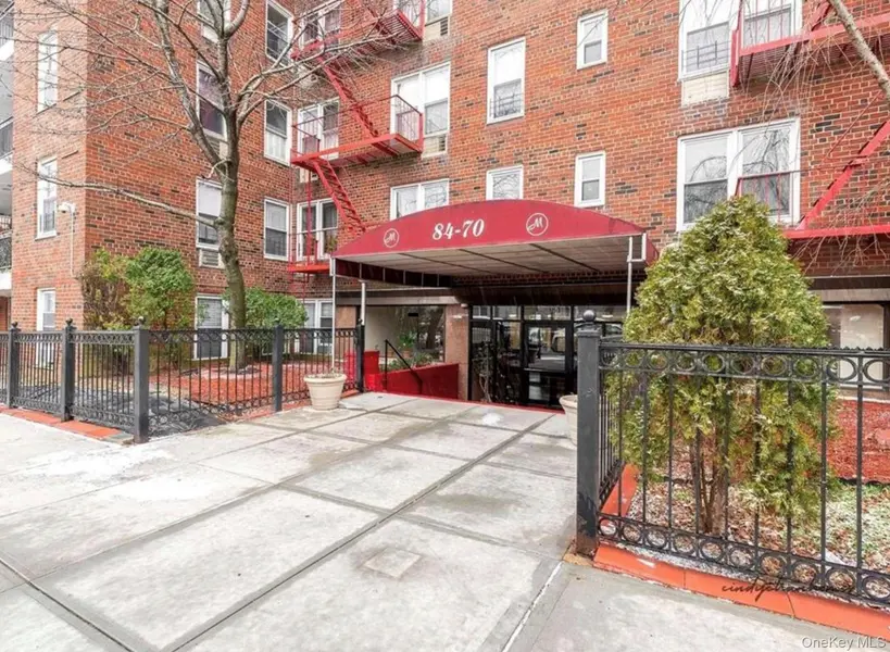 84-70 129th ST #3B, Kew Gardens, NY 11415
