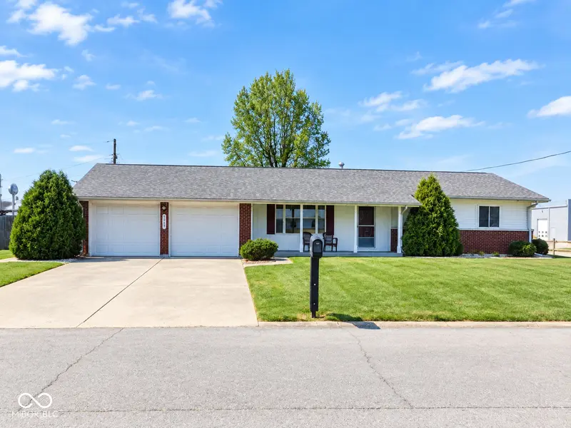 2017 N Nightingale DR, Greensburg, IN 47240
