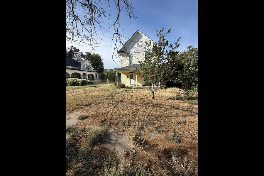 318 W 9th st, Larned, KS 67550