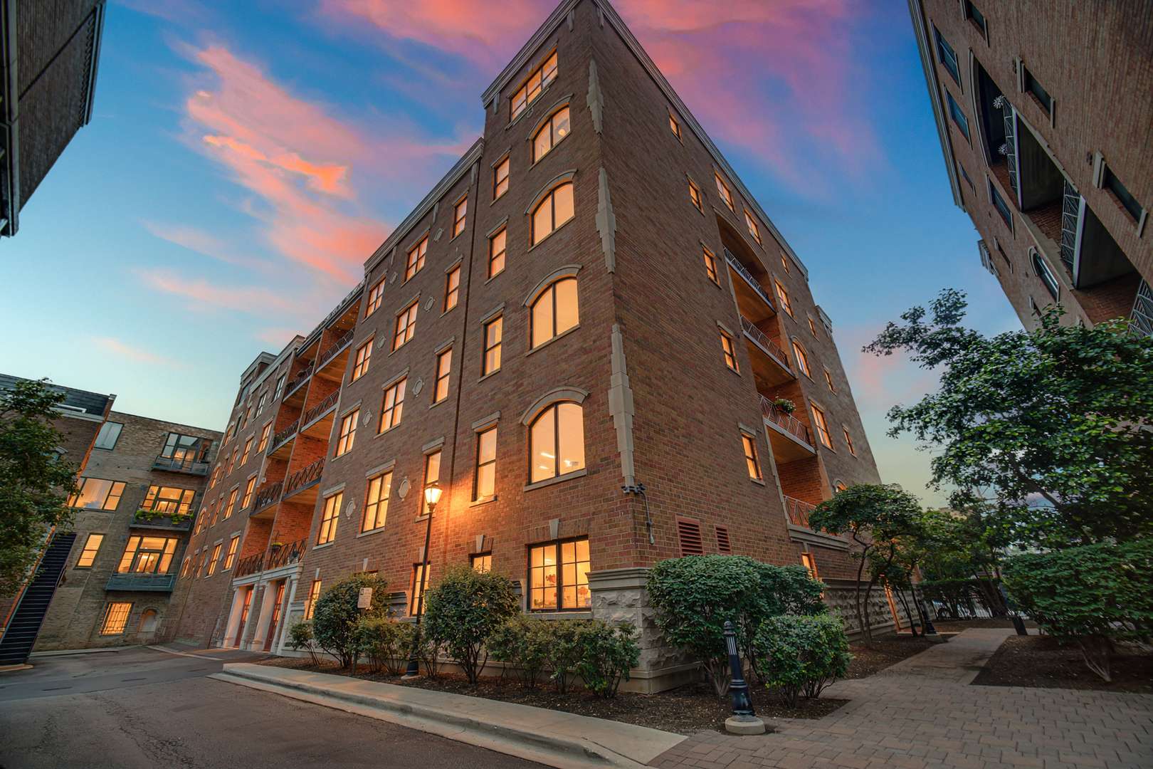 2811 N Bell AVE #404, Chicago, IL 60618