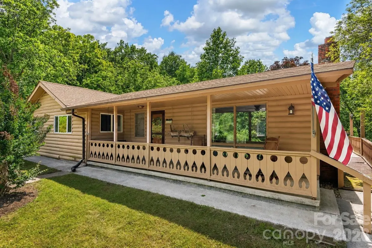 185 Indian Springs RD, Clyde, NC 28721