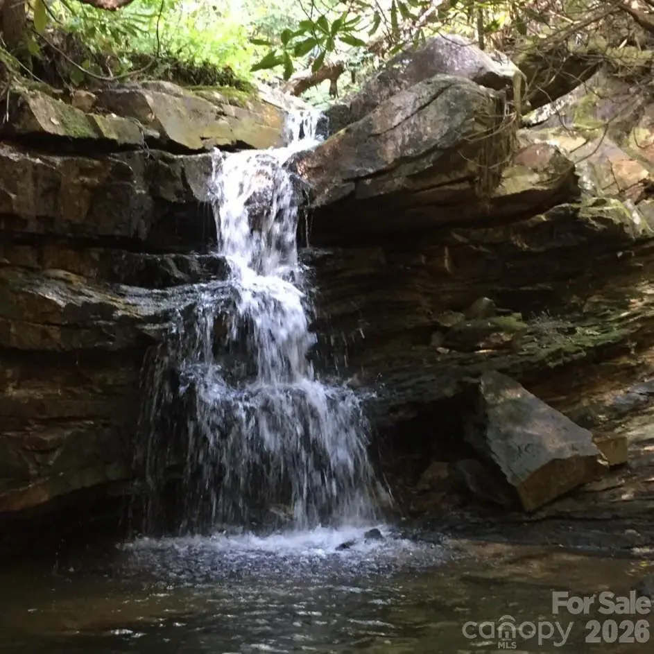 318 Sequoyah CIR, Marion, NC 28752