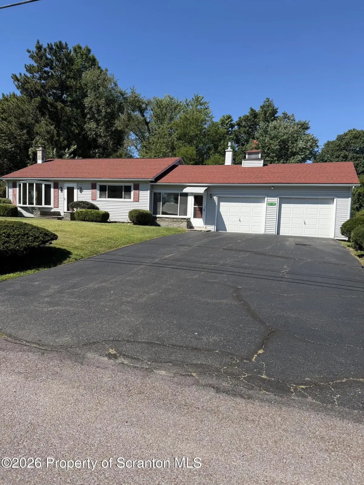 29 Maple LN, Tunkhannock, PA 18657
