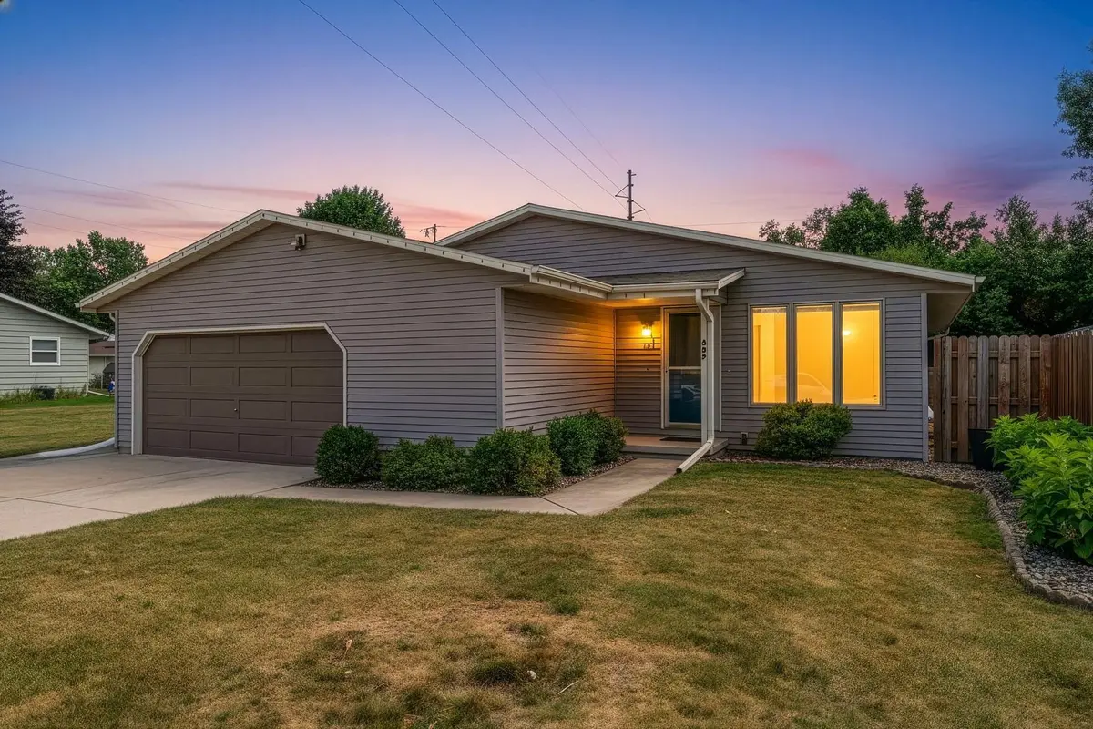 487 SUPERIOR RD, Green Bay, WI 54311-7956