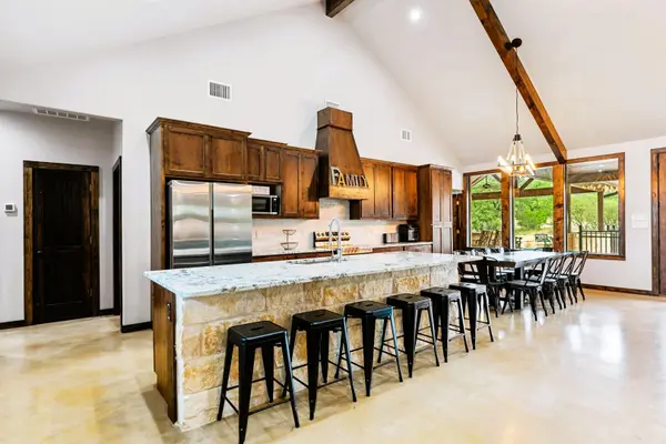 1718 Mountain Valley RD, Concan, TX 78838