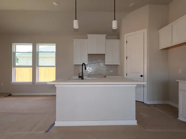 609 Clarissa ST, Buda, TX 78610