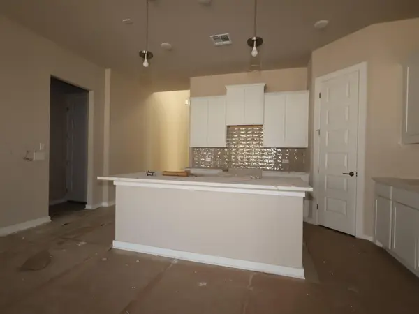 326 Callahan LOOP, Buda, TX 78610