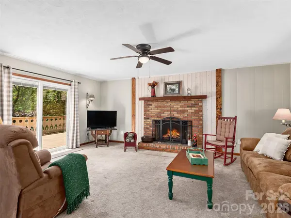 185 Indian Springs RD, Clyde, NC 28721