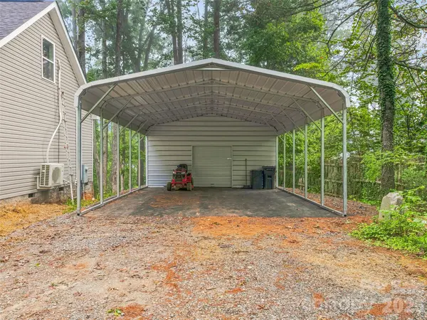 552 Bass Lake DR, Pisgah Forest, NC 28768