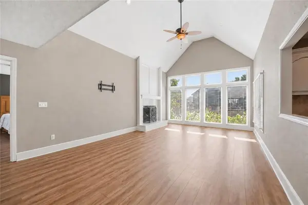 1129 SE 11th ST, Lee's Summit, MO 64081
