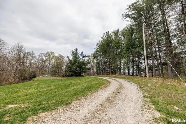 3757 E Stipp RD, Bloomington, IN 47401
