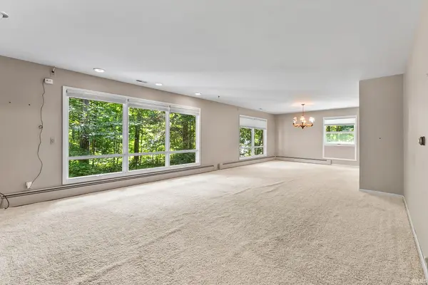 3409 Rosewood DR, Fort Wayne, IN 46804-6111
