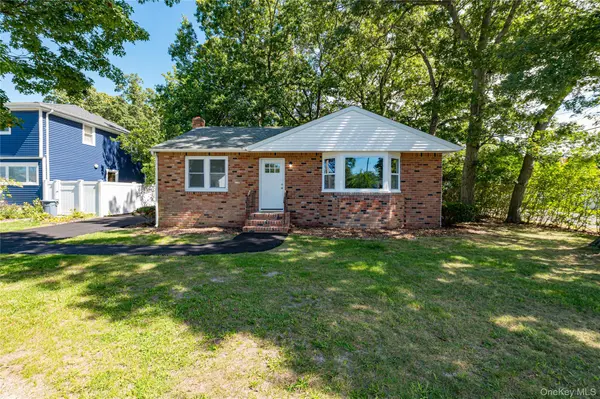 17 Lake Prom, Ronkonkoma, NY 11779