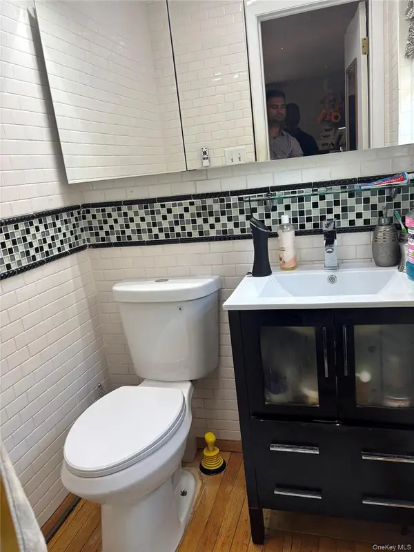 Address not disclosed, Jamaica, NY 11433