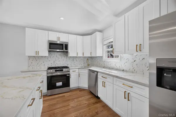 33 Carol ST, West Hempstead, NY 11552