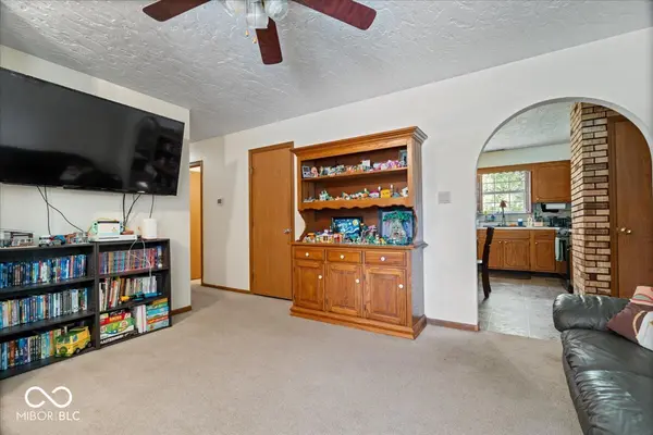 8632 Chessie DR, Indianapolis, IN 46217