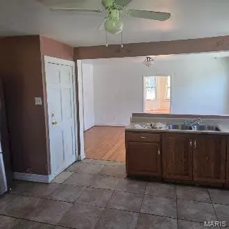 8559 Mora LN, St Louis, MO 63147