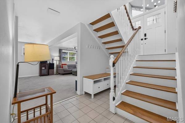 632 Amberwood LN, Ballwin, MO 63021