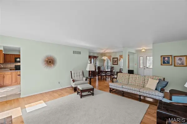 16500 Thunderhead Canyon CT, Ballwin, MO 63011