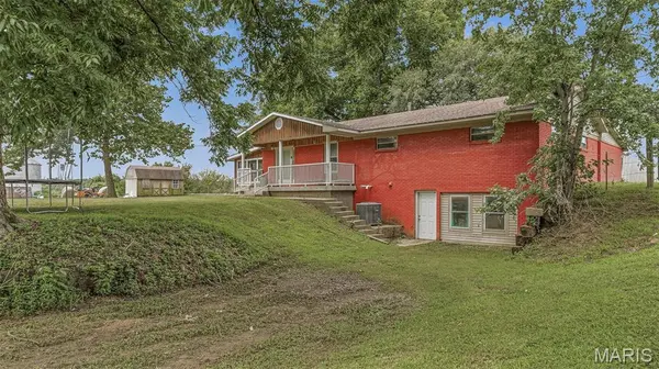 43789 County Road 111, Bernie, MO 63822