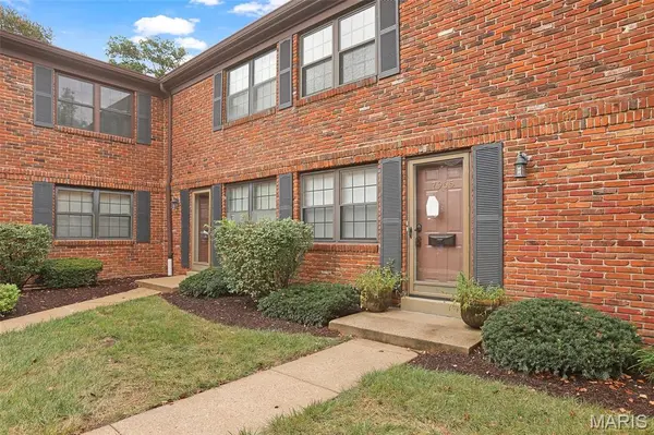 7965 Royal Arms CT, Crestwood, MO 63123