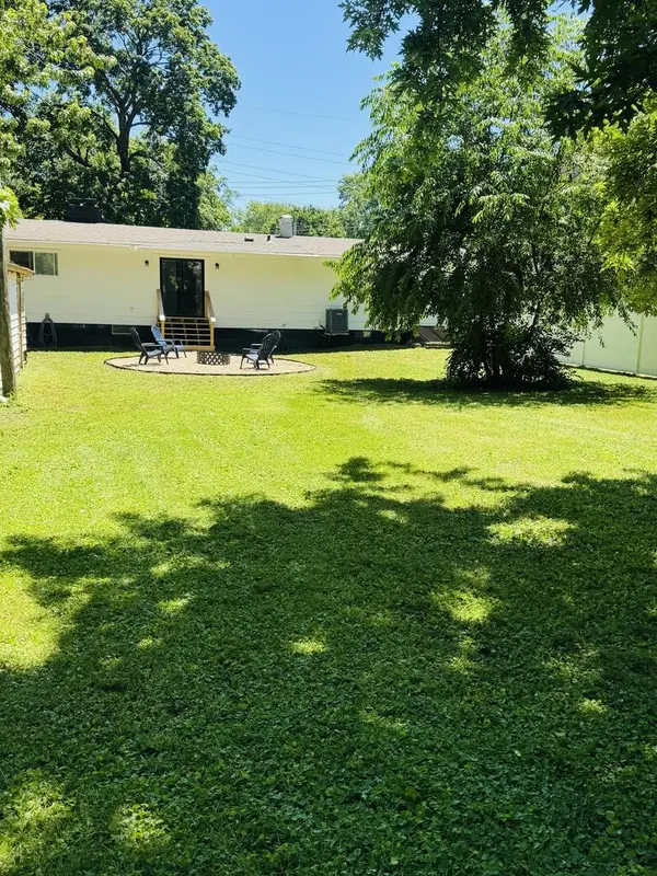 458 N West ST, Galesburg, IL 61401