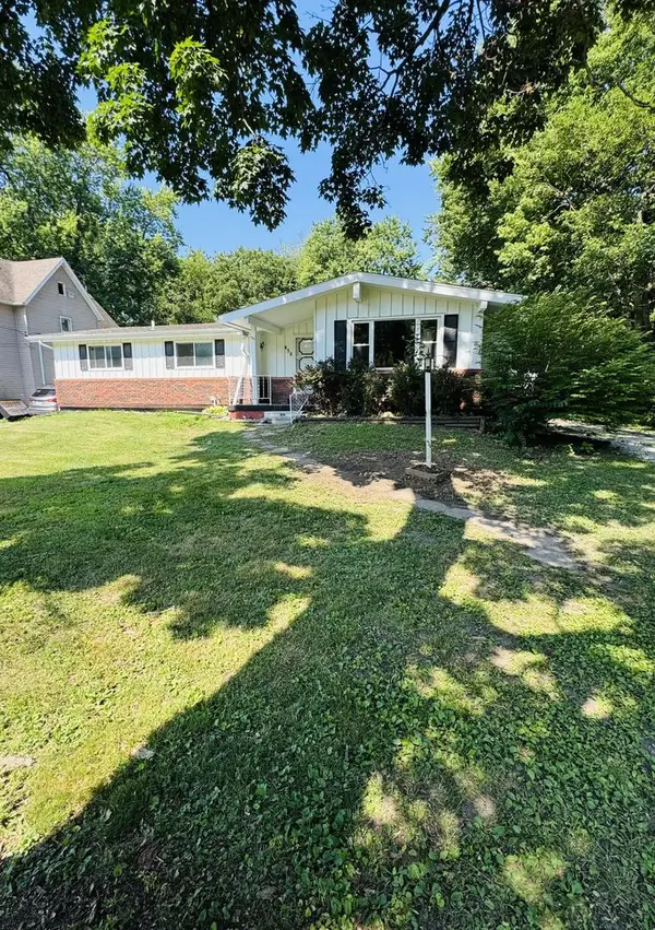 458 N West ST, Galesburg, IL 61401