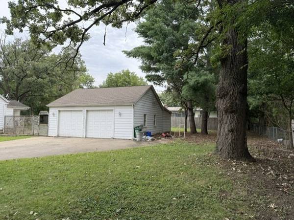 3904 Grove AVE, Mchenry, IL 60050