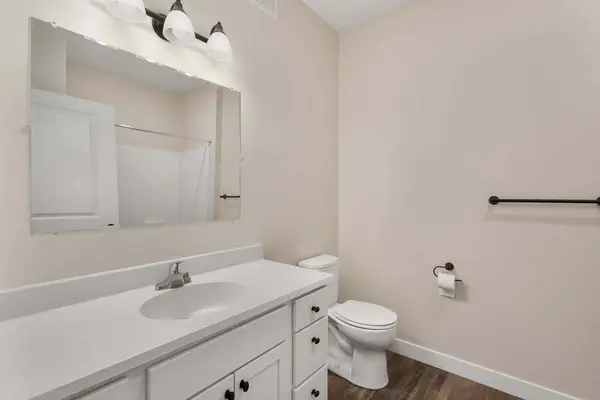 1156 Devils Glen RD #302, Bettendorf, IA 52722