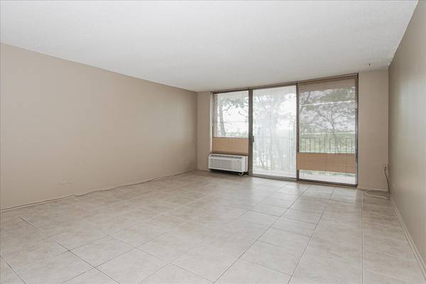 2000 Saint Regis DR #6J, Lombard, IL 60148