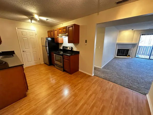 1340 Brook ST #L, St. Charles, IL 60174