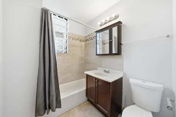 7242 S May ST #2, Chicago, IL 60621