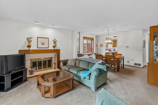 2420 Mendelssohn LN N #5, Golden Valley, MN 55427