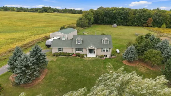 927 40th ST, Clayton, WI 54004