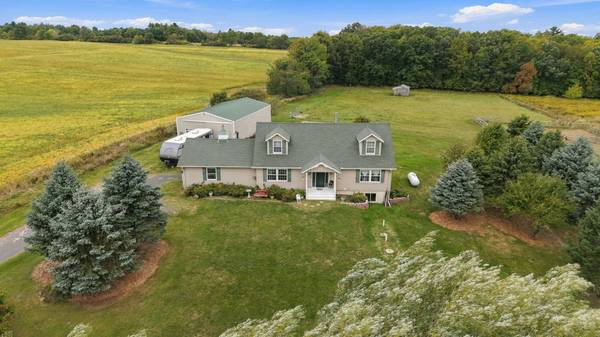 927 40th ST, Clayton, WI 54004