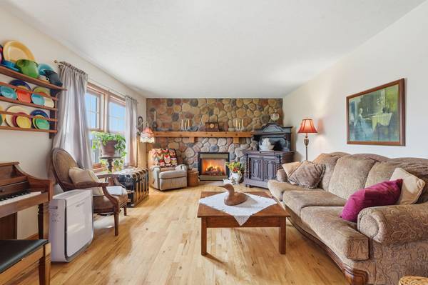 927 40th ST, Clayton, WI 54004