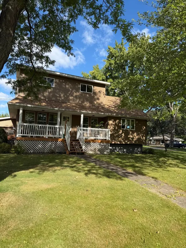11800 Oak ST, Chisago City, MN 55013