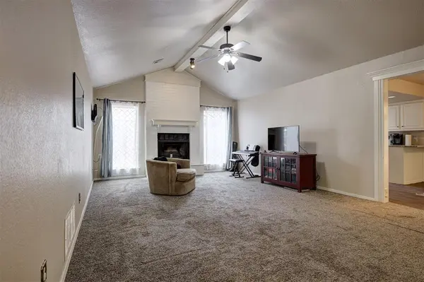 3300 N Meadowood DR, Oklahoma City, OK 73110