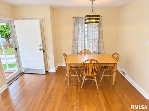 304 LAUREL DR, Jacksonville, IL 62650