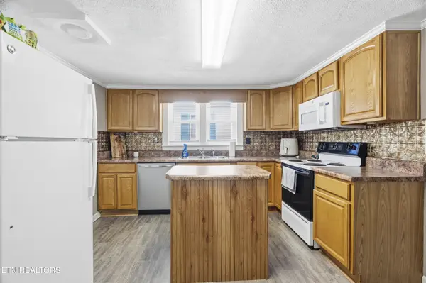 613 Fowler St, Clinton, TN 37716