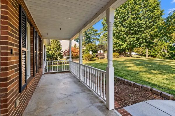 4724 Village Rd, Cookeville, TN 38506