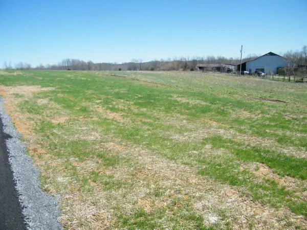70 Daniel Lane, Westmoreland, TN 37186