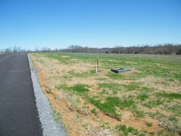 70 Daniel Lane, Westmoreland, TN 37186