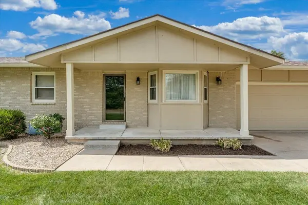 1105 N Hazelwood Ln, Wichita, KS 67212