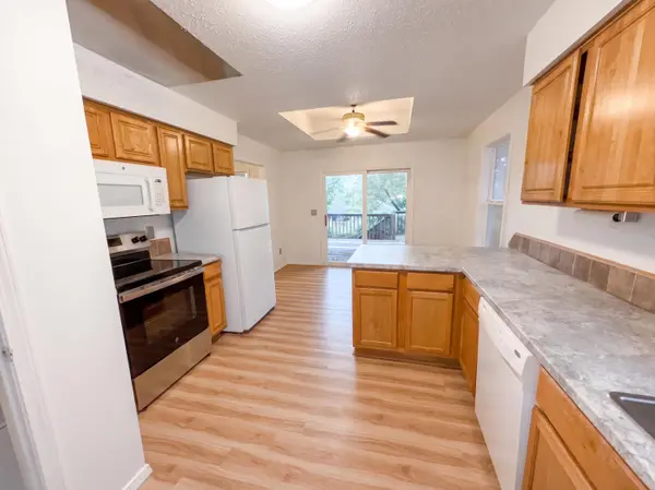 3372 S Western AVE, Springfield, MO 65807