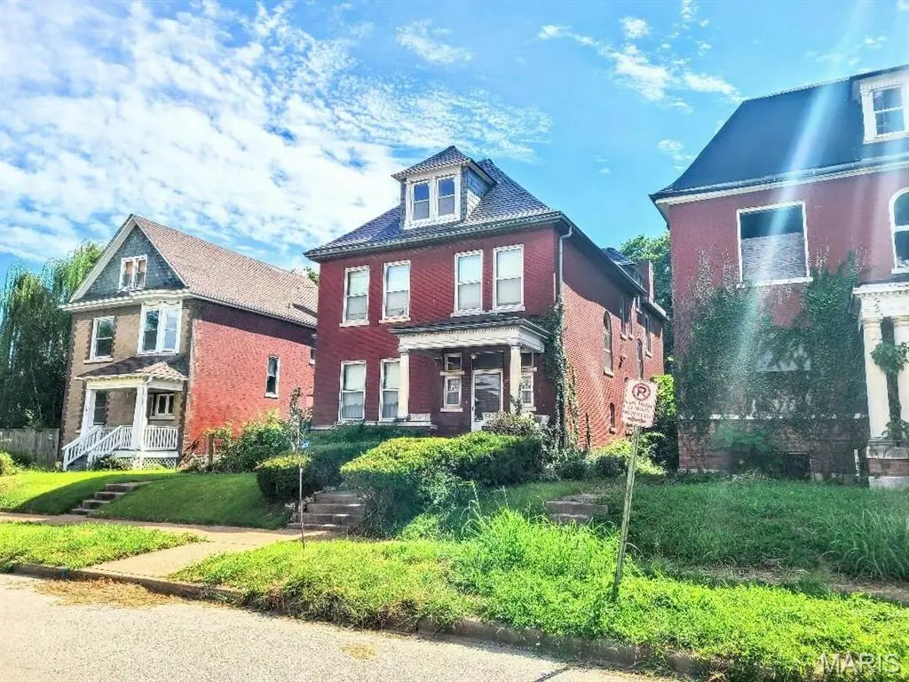 3212 Sullivan AVE, St Louis, MO 63107