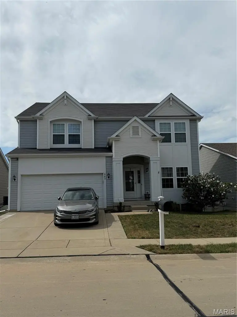 543 Country Chase DR, Lake St Louis, MO 63367