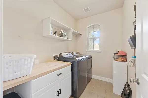 3501 Meadowtrail Lane, Denton, TX 76207