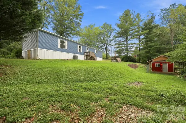 146 & 148 Bradshaw CIR, Candler, NC 28715