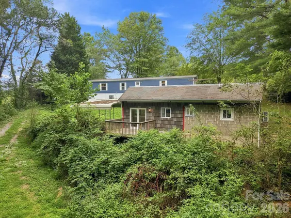 146 & 148 Bradshaw CIR, Candler, NC 28715